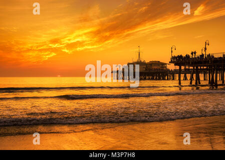 Sonnenuntergang vom Santa Monica Pier Los Angeles Stockfoto