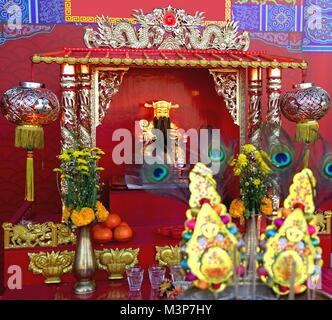 Cai Shen, Chinesisch Gott des Reichtums oder Gott des fortune Statue in chinesischen Tempel Stockfoto