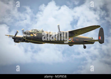 Royal Air Force Lancaster Bomber über Lincolnshire, Großbritannien. Stockfoto