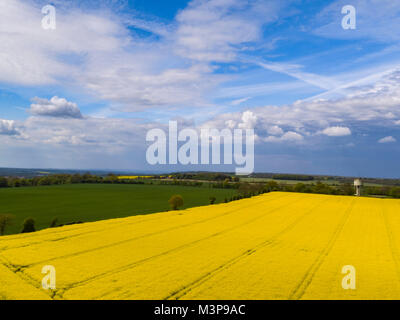 Rapsfelder - Drone Blick über die Landschaft von Kent Stockfoto