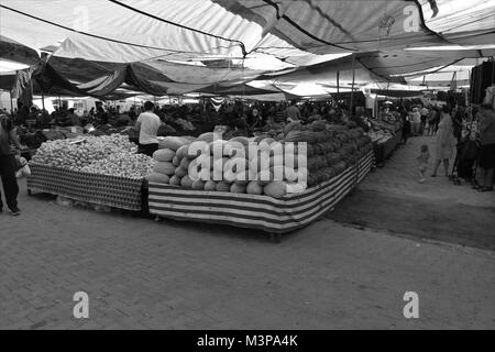 CALIS, Türkei - 6. August 2017: Frisches Obst und Gemüse für den Verkauf am lokalen Markt in Calis, Türkei, 6. August 2017 Stockfoto