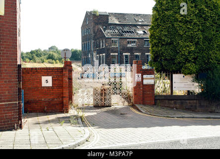 Das historische Tor der Royal Doulton Keramik-Topfbank-Fabrik, geschlossen und wartet auf den Abriss, 2009, Burslem, Stoke-on-Trent, Staffordshire Stockfoto