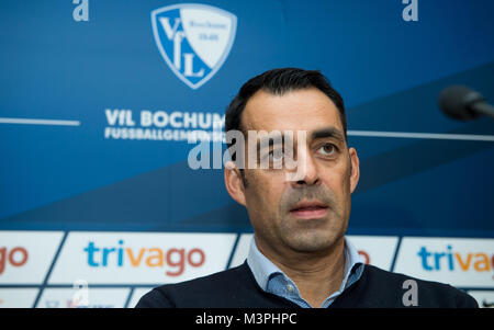 Bochum, Deutschland. 12 Feb, 2018. Robin Dutt, dem neuen Trainer des VfL Bochum, während einer Pressekonferenz in Bochum, Deutschland, 12. Februar 2018. Credit: Guido Kirchner/dpa/Alamy leben Nachrichten Stockfoto