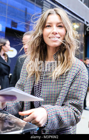 NEW YORK, NY - 12. Februar: Schauspielerin Jessica Biel ist gesehen bei "Good Morning America" am 12. Februar 2018 in New York City angekommen. (Foto: WILLIAM VOLCOV/BRASILIEN FOTO PRESSE) Credit: Brasilien Foto Presse/Alamy leben Nachrichten Stockfoto