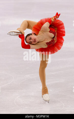 Gangneung, Südkorea. 12 Feb, 2018. ALINA ZAGITOVA der olympischen Athleten aus Russland konkurriert im Team Event Damen Einzellauf FS an der PyeongChang 2018 Winter-olympischen Spiele bei Gangneung Ice Arena. Credit: Paul Kitagaki jr./ZUMA Draht/Alamy leben Nachrichten Stockfoto