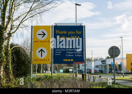 "Vielen Dank für Ihren Besuch bei IKEA" Parkplatz im Freien lagern. Warrington, Großbritannien. Genommen 12 Februar 2018 Nach dem IKEA-Gründer Ingvar Kamprad im Alter von 91 starb. Stockfoto