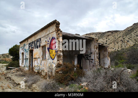 Gebäude in der Tabernas Wüste verlassen Stockfoto