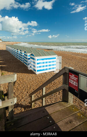 Strandhütten in Hastings, East Sussex, England. Stockfoto