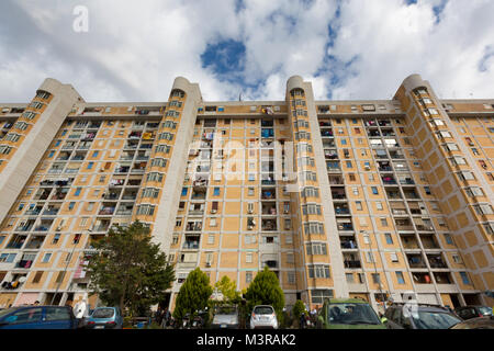 Neapel, Italien - 11. FEBRUAR 2018 - Scampia ist ein beliebter Stadtteil im Norden Vorort von Neapel Stockfoto