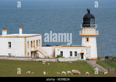 Tod Head Lighthouse, Catterline, Aberdeenshire, Schottland. Der Leuchtturm wurde 1897 und 2007 stillgelegt. Es liegt südlich von Stonehaven Stockfoto