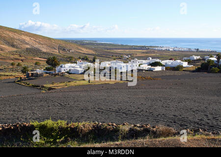 Das Tal von Tabayesco mit seinen weiß getünchten Häusern, Lanzarote Stockfoto