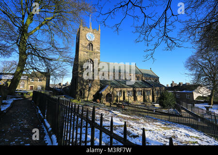 Die Kirche des Heiligen Michael und alle Engel in Haworth, West Yorkshire. Stockfoto