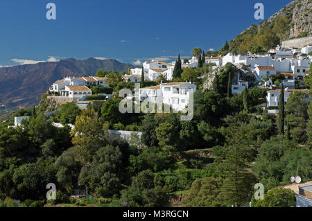 Die 'Pueblo blanco' von Mijas in Andalusien: die Aussicht von der Stadtmauer Stockfoto