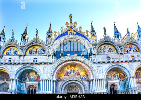 Christi Auferstehung Mosaik alte Pferde Saint Mark's Basilika Venedig Italien. Kirche 1063 AD, Pferde sind Nachbildungen von Konstanten genommen Stockfoto