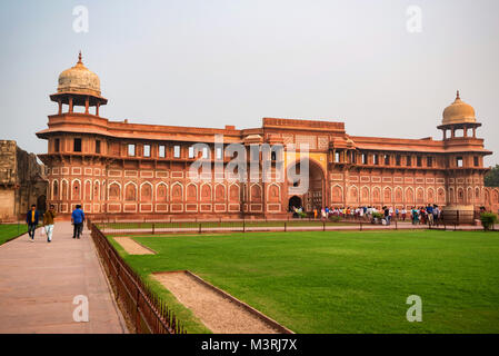 FORT, Agra, Indien - NOVEMBER, 2017: Jahangir Palace Stockfoto