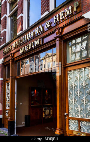 AMSTERDAM, NIEDERLANDE - 10. JUNI 2014: Marihuana Museum Eingang in Amsterdam Stockfoto