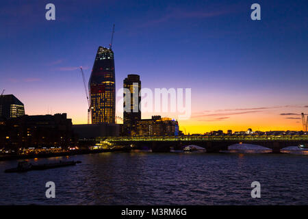 Eine Blackfriars Turm Entwicklung im Bau bei Sonnenuntergang, Skyline von London, London, Großbritannien Stockfoto