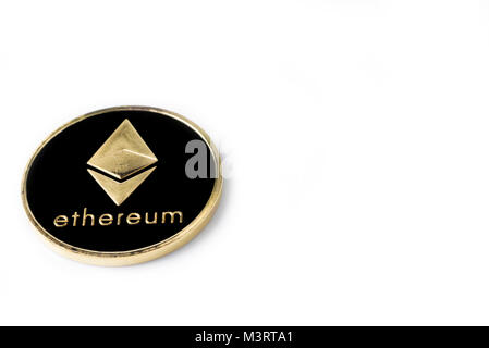 Einzigen echten Münze aus Cryptocurrency Astraleums Silber, auf weißem Hintergrund. Moderne Währung. Stockfoto