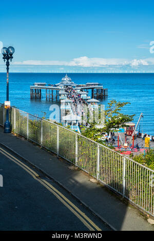 LLandudno pier, direkt am Meer, Nord Wales, Großbritannien Stockfoto