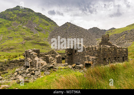 Die Ruinen des stillgelegten Steinbruch Conglog Mühle in der Nähe von Blaenau Ffestiniog, Gwynedd, Wales, Großbritannien Stockfoto