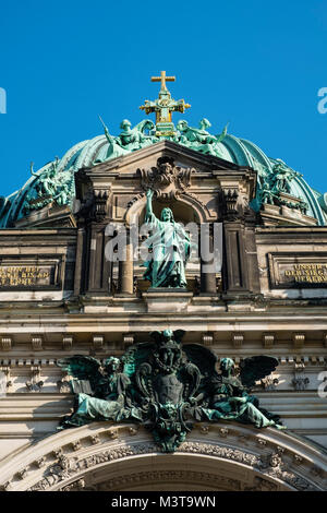 Blick auf den Berliner Dom, Berliner Dom, am Lustgarten auf der Museumsinsel (Museumsinsel) in Mitte, Berlin, Deutschland Stockfoto