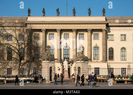 Außenansicht der Humboldt Universität Unter den Linden in Mitte, Berlin, Deutschland Stockfoto