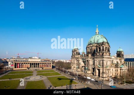Blick auf den Berliner Dom, Berliner Dom, Altes Museum am Lustgarten auf der Museumsinsel (Museumsinsel) in Mitte, Berlin, Deutschland Stockfoto