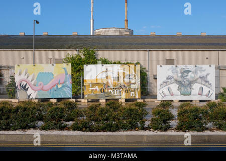 Larnaca, Zypern, 3. JANUAR 2018: Bunte Graffiti auf den Straßen von Larnaca. LARNACA ab 3. Januar 2018 Stockfoto