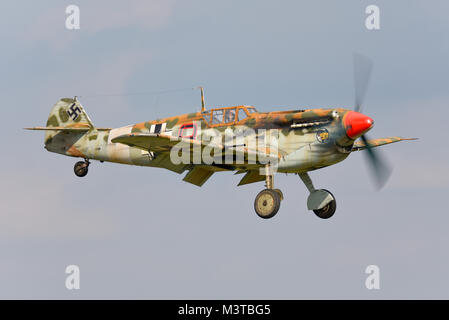 Hispano Buchon gebaut Spanisch Messerschmitt Bf109, auf der Flying Legends Air Show im IWM Duxford Stockfoto