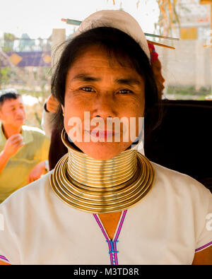 Portrait von Kayan Frau im Dorf in Loikaw Myanmar Stockfoto