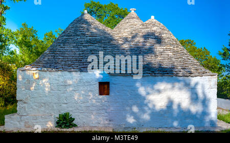 Typische kegelförmige Häuser Trulli in Alberobello, Italien Stockfoto