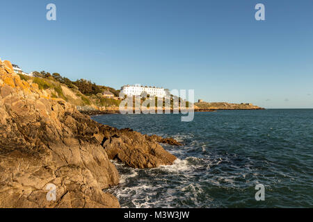 Ein Blick auf Sorrent Terrasse, die einige der teuerste Wohnimmobilien in Irland bietet. Stockfoto