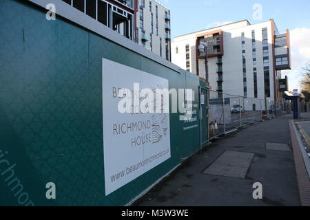 Richmond House nähert sich der Fertigstellung. Das ehemalige Büro Gebäude wird in einem Appartementhaus in Victoria Avenue renoviert, Southend On Sea, Essex. Stockfoto