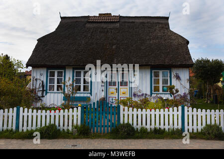 Typische Häuser in Born, Darß, Deutschland Stockfoto