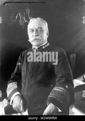 LC-J 698-61260: USS Olympia, 1899. Angezeigt: Rear Admiral George Dewey, USN. Frances Benjamin Johnston Sammlung, Viele -8688. Mit freundlicher Genehmigung der Bibliothek des Kongresses. (2017/12/26) LC-J 698-61260 24447313407 o Stockfoto