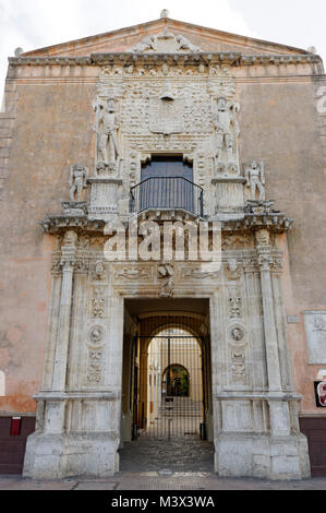 Kunstvoll geschnitzten Fassade und Eingang des 16. Jahrhunderts Casa de Montejo auf der Plaza Grande in Merida, Yucatan, Mexiko Stockfoto