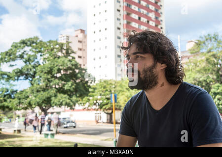 Kubanischen Regisseur Carlos Lechuga beim Fototermin in Havanna Stockfoto