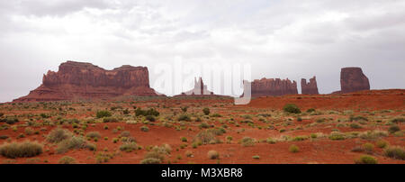 Panoramablick auf die Landschaft im Monument Valley Stockfoto