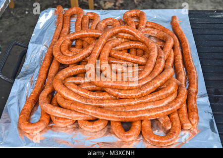 Frisch Würstchen, die zum Verkauf angeboten werden. Stockfoto