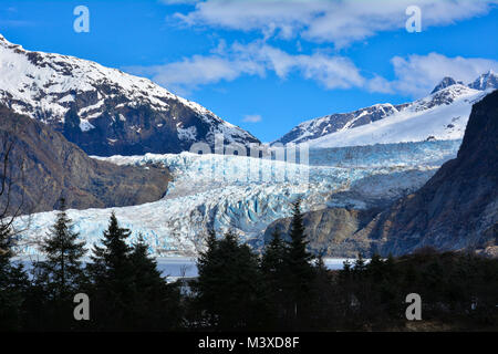 Eine tolle Aussicht und die Perspektive des Mendenhall Gletscher in Juneau, Alaska. Stockfoto
