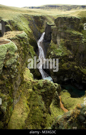 Fjadrargljufur Canyon, Island, South Island, Grüne atemberaubenden Blick einer der schönsten Canyons in Island Stockfoto