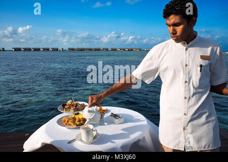 Teestunde im Residence Hotel und Resort, Gaafu Alifu Atoll. Malediven Inseln. Stockfoto