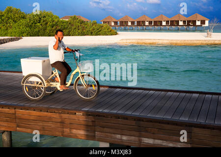 Luxus Bungalows Villen in der Residenz Hotel und Resort, Gaafu Alifu Atoll. Malediven Inseln. Stockfoto