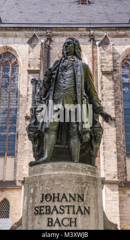 Statue von Johann Sebastian Bach, Thomaskirche hinter, Leipzig, Sachsen, Deutschland Stockfoto