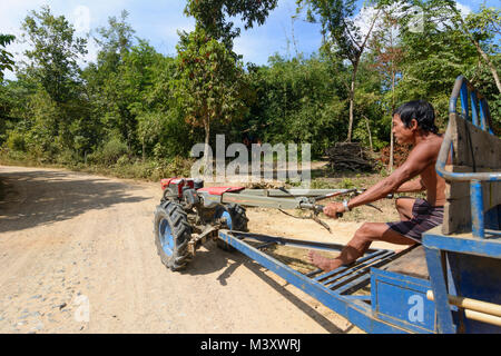 Hpa-An: Mann, Traktor,, Karen (Karen), Myanmar (Birma) Stockfoto