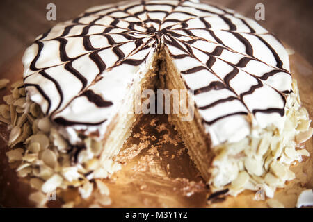 Köstliche Mandel Kuchen, Süßigkeiten, Cream White yummy Stockfoto