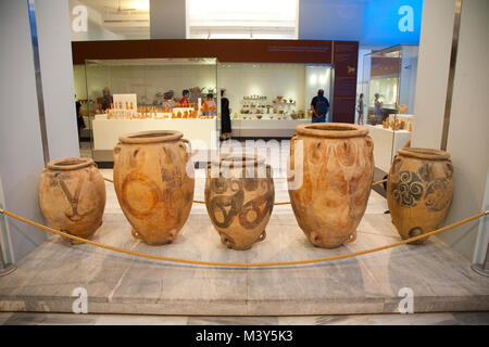 Pithoi gefunden in Festos 1800-1650 v. Chr. datiert, das archäologische Museum von Heraklion, Heraklion, Kreta, Griechenland, Europa Stockfoto