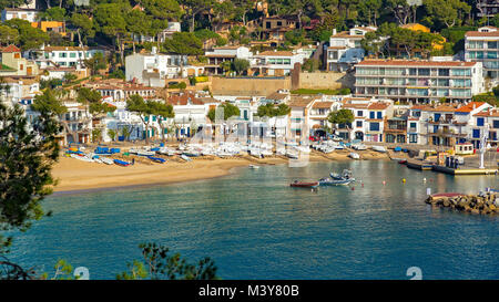 Kleine Resort Village Llafranc (Costa Brava, Spanien) im Winter Stockfoto