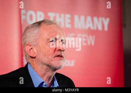 Penicuik Mid Lothian, Schottland, Vereinigtes Königreich, 12. Februar, 2018. Der Führer der Jeremy Corbyn gibt Rede bei der Shottstown Bergleute Tierschutz Halle, Penicuik Mid Lothian, Midlothian am Anfang einer Tour durch Schottland in dieser Woche. Credit: Iain Masterton/Alamy leben Nachrichten Stockfoto