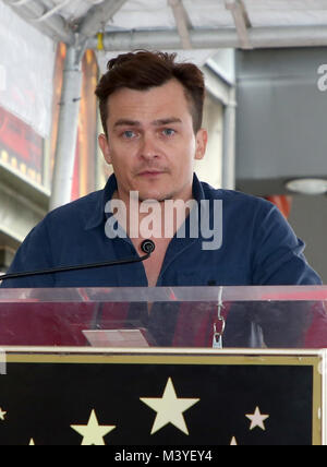 Los Angeles, Ca, USA. 12 Feb, 2018. Rupert Friend, an der Zeremonie feiern von Mandy Patinkin Stern auf dem Hollywood Walk of Fame in Los Angeles, Kalifornien am 12. Februar 2018. Credit: Faye Sadou/Medien Punch/Alamy leben Nachrichten Stockfoto